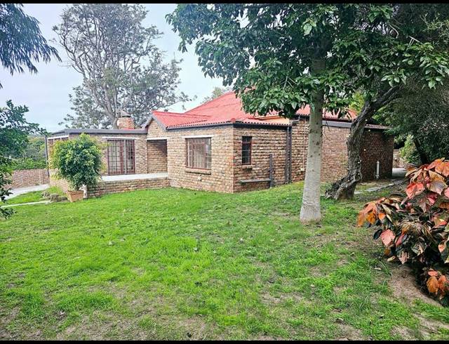 3 BEDROOM HOUSE FOR SALE IN MOSSEL BAY CENTRAL